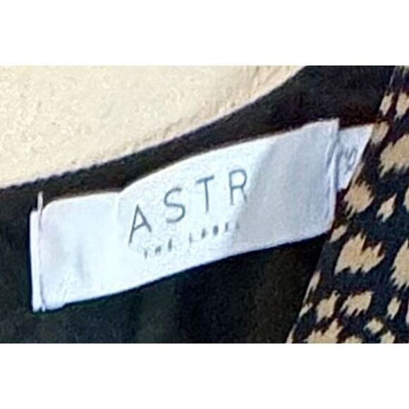 ASTR The Label Animal Front Ruched Fitted Bodice Tulip Hem Women's Midi Dress XS - Picture 7 of 14